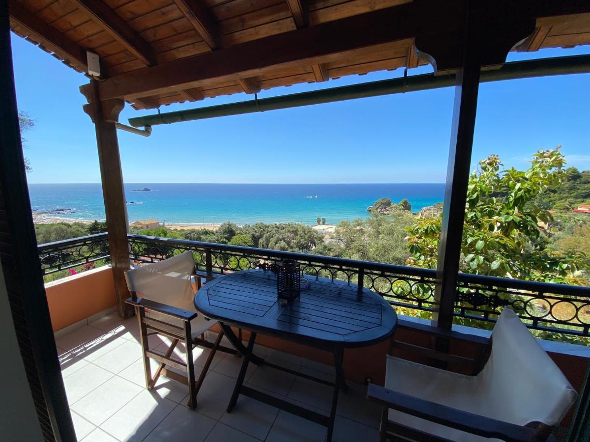 Papadatos Apts With Amazing View - 5Mins From The Beach Kontogialos ภายนอก รูปภาพ