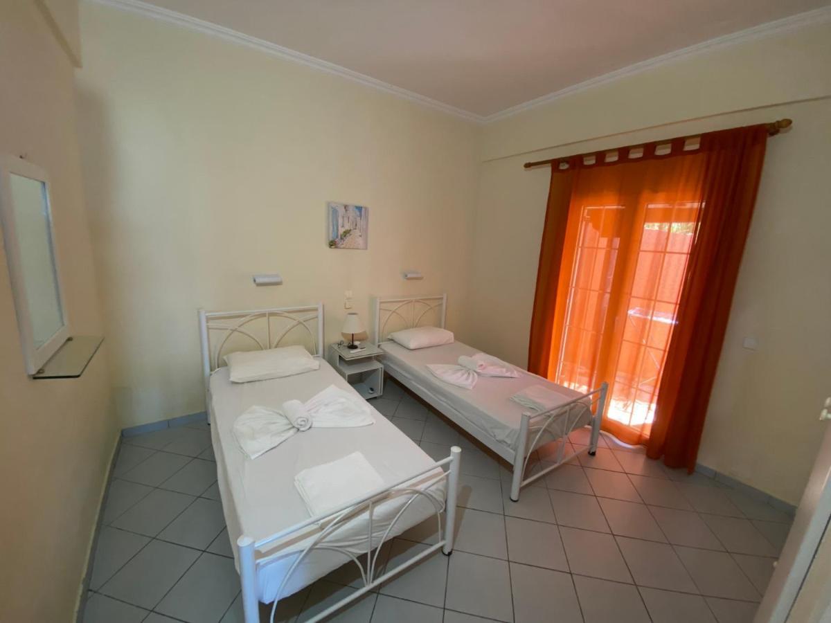 Papadatos Apts With Amazing View - 5Mins From The Beach Kontogialos ภายนอก รูปภาพ