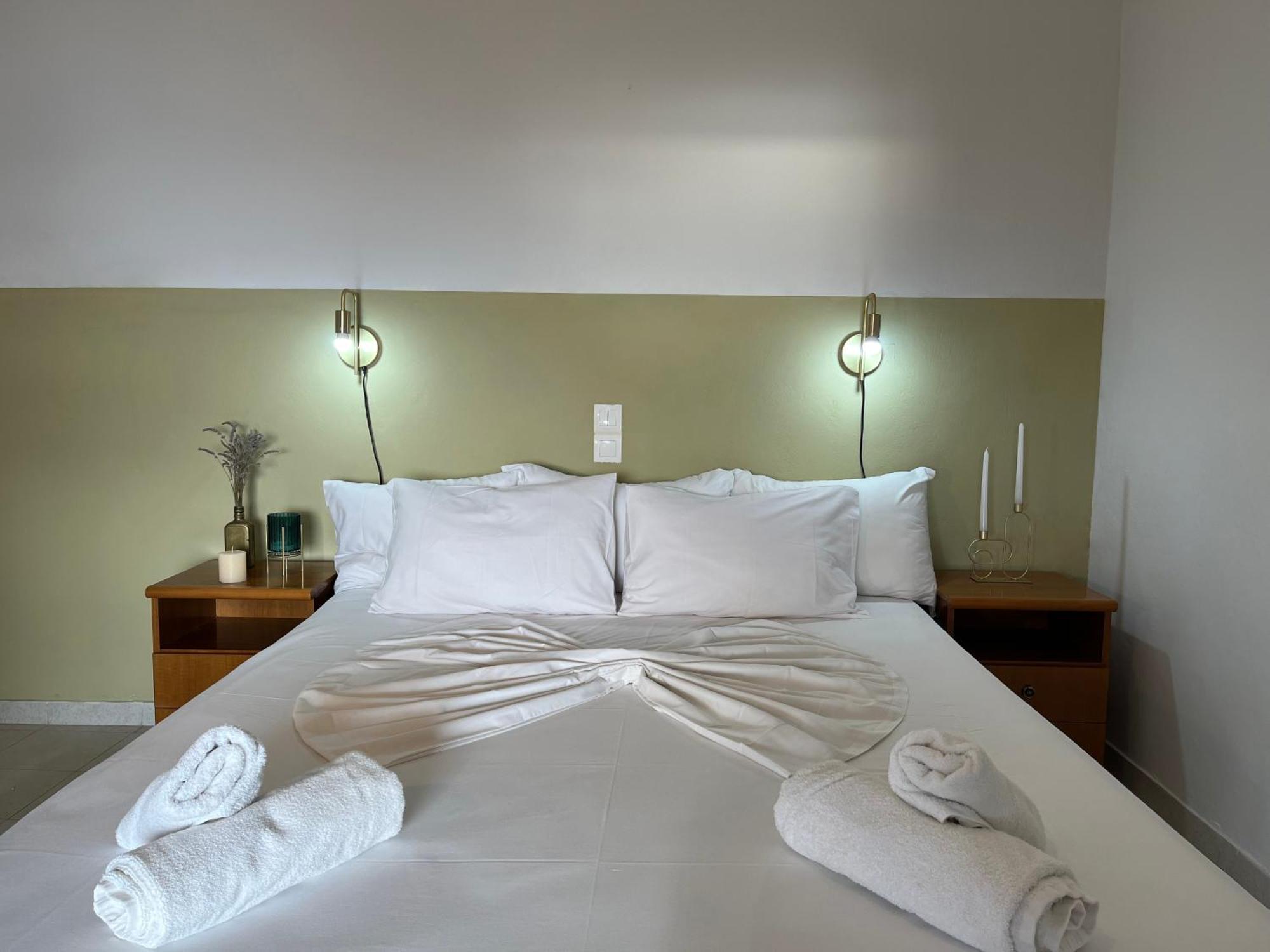 Papadatos Apts With Amazing View - 5Mins From The Beach Kontogialos ภายนอก รูปภาพ