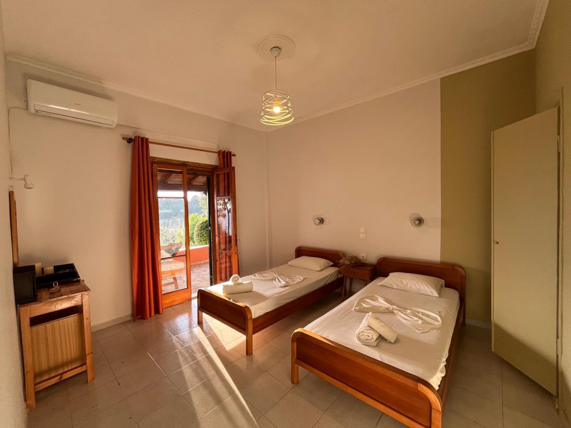 Papadatos Apts With Amazing View - 5Mins From The Beach Kontogialos ภายนอก รูปภาพ
